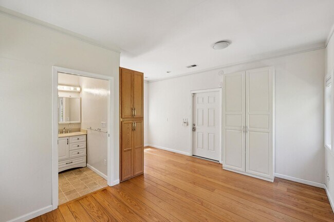 Building Photo - Beautiful Ranch Home with Bonus Room & Detached ADU | Minutes to Downtown