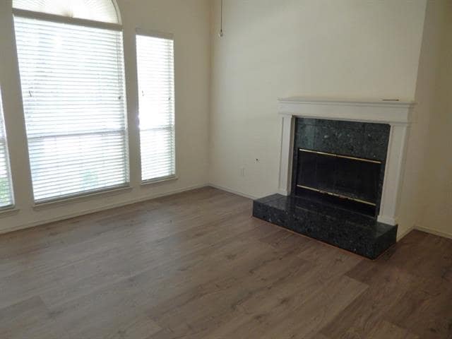 Building Photo - 1714 Lantana Dr
