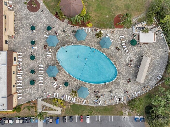 Building Photo - 1801 Bedford Terrace