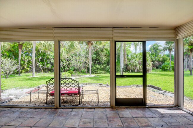 Building Photo - 4666 Fountains Dr S