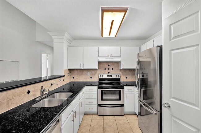 Building Photo - 3231 Allen Pkwy