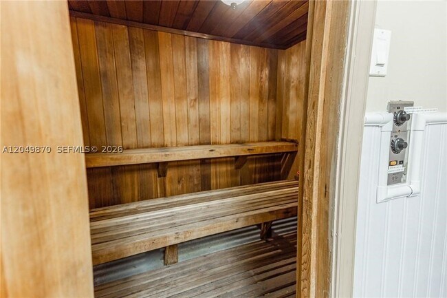 Building Photo - 110 Cypress Club Dr