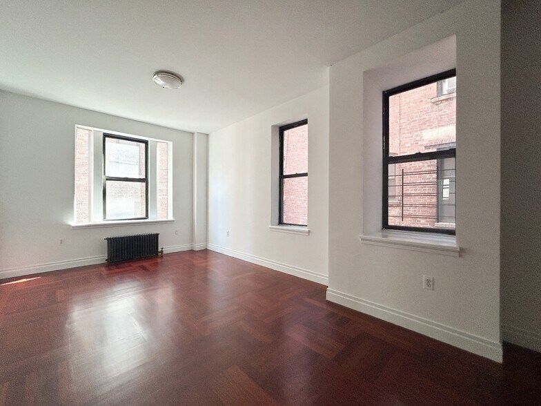 Primary Photo - 611 W 137th St