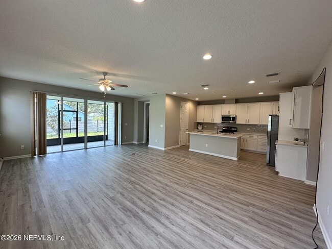 Building Photo - 618 Honeycomb Trl