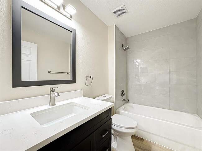Building Photo - 14746 Clarkson Dr