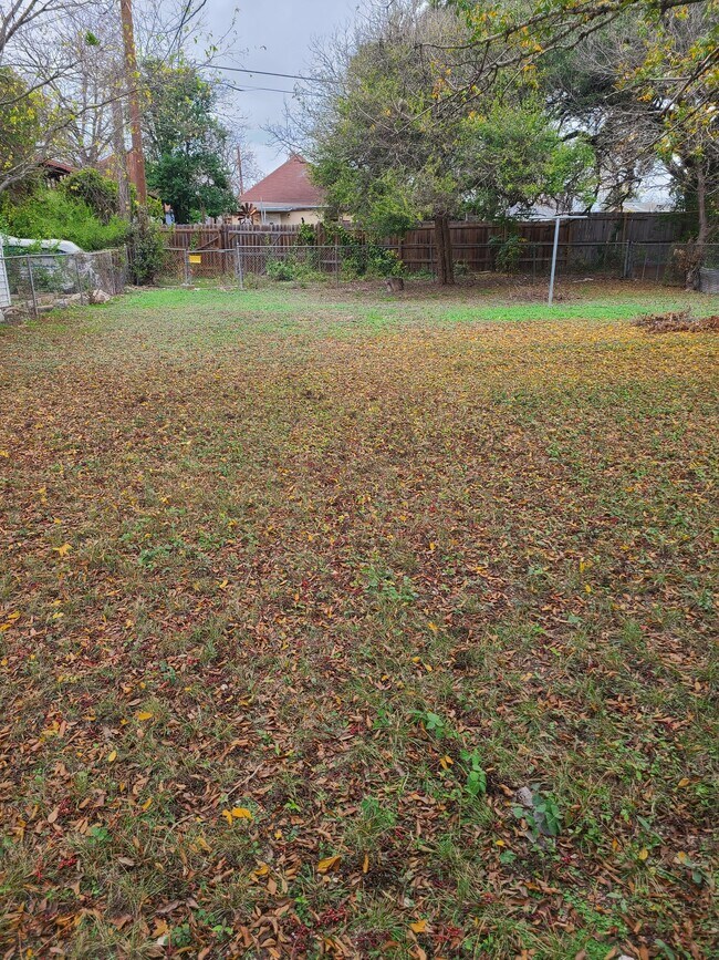 Building Photo - 1431 Aransas Ave