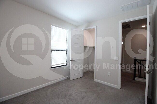 Building Photo - 4817 E St John Rd