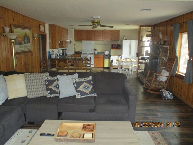Building Photo - 330 S Woodland Rd