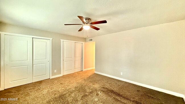 Building Photo - 2502 E Sahuaro Dr