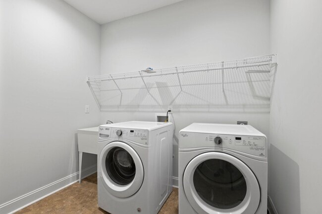 Building Photo - Welcome to Marsh Haven!