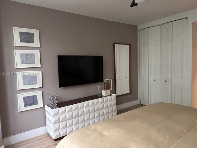 Building Photo - 1408 Brickell Bay Dr