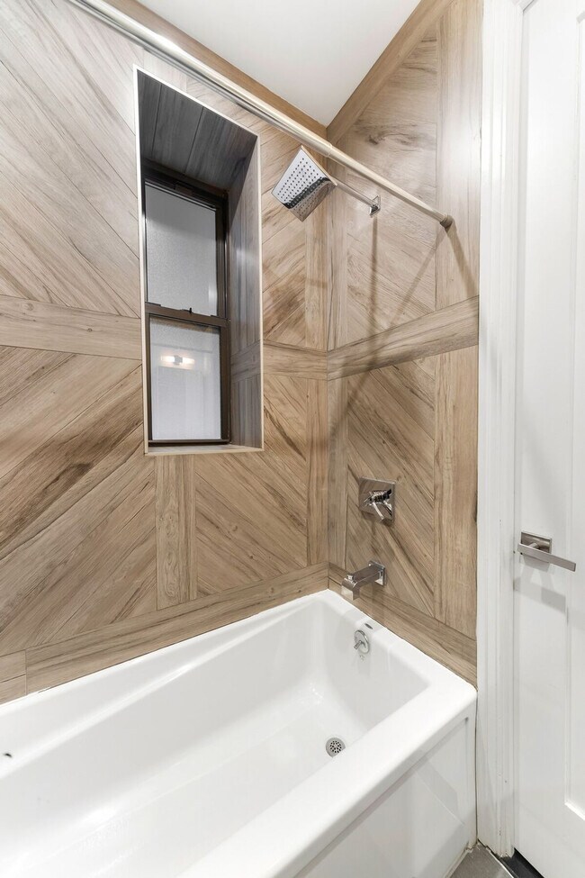 Building Photo - 417 E 61st St