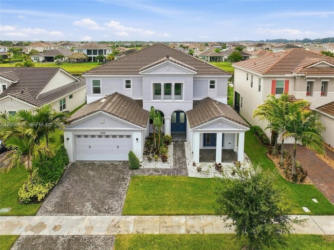 Building Photo - 15239 Goldfinch Cir
