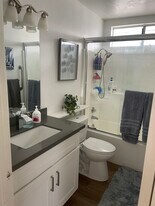 Building Photo - 4425 Ironwood Dr