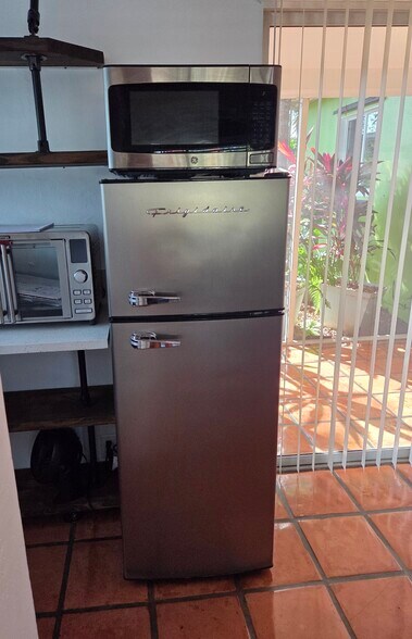 Kitchen - 2020 NE 4th Ave