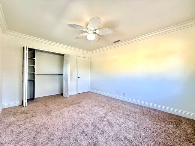 Building Photo - 4832 Maureen Ln