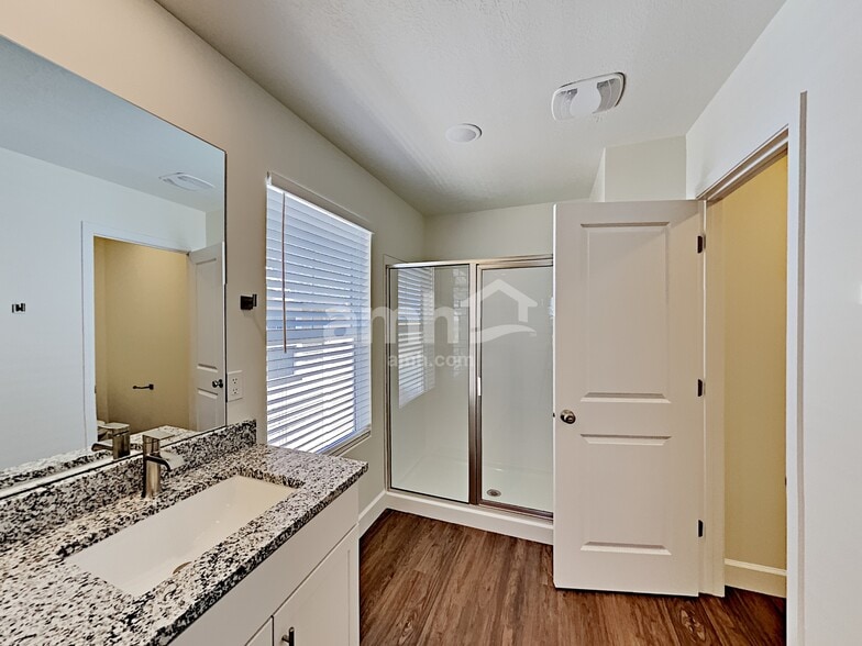 Building Photo - 6113 W Arranmore Dr