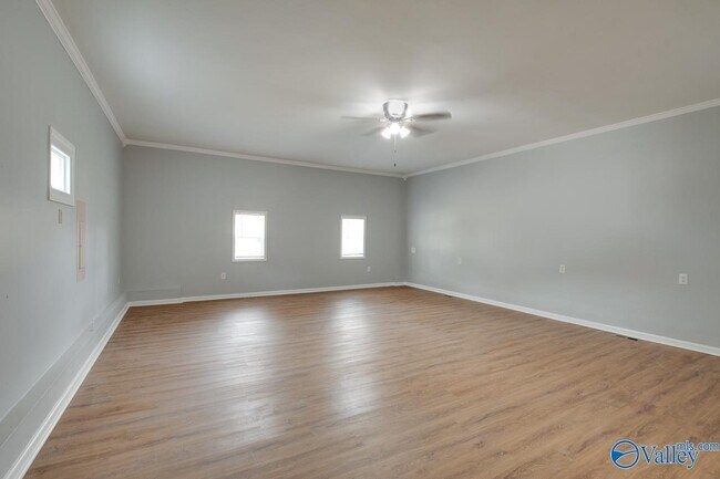 Building Photo - 9802 Dolphin Dr