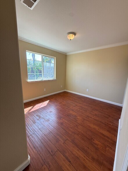 Building Photo - 2816 Scottsdale Dr