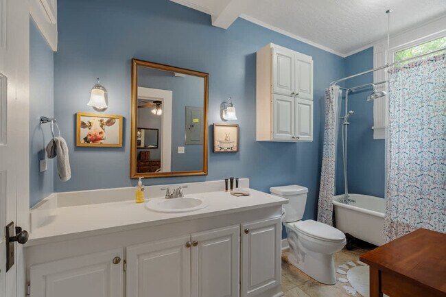 Building Photo - 509 Dabbs St