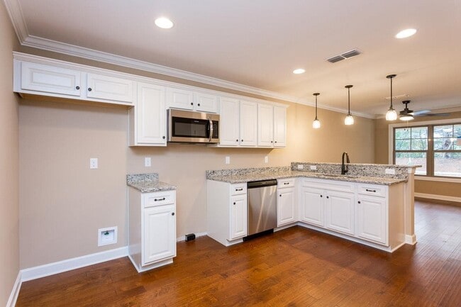 Building Photo - 2506 E Main St