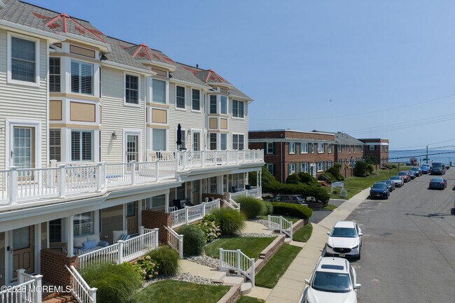 Building Photo - 29 Pavilion Ave