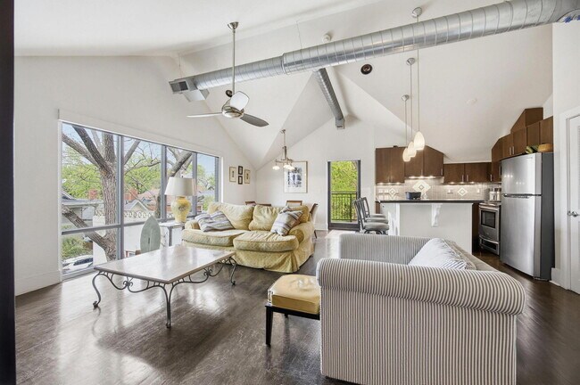 Building Photo - 261 S Limestone