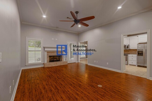 Building Photo - 3 Bed/2 Bath Home in Bruenburg in Clinton