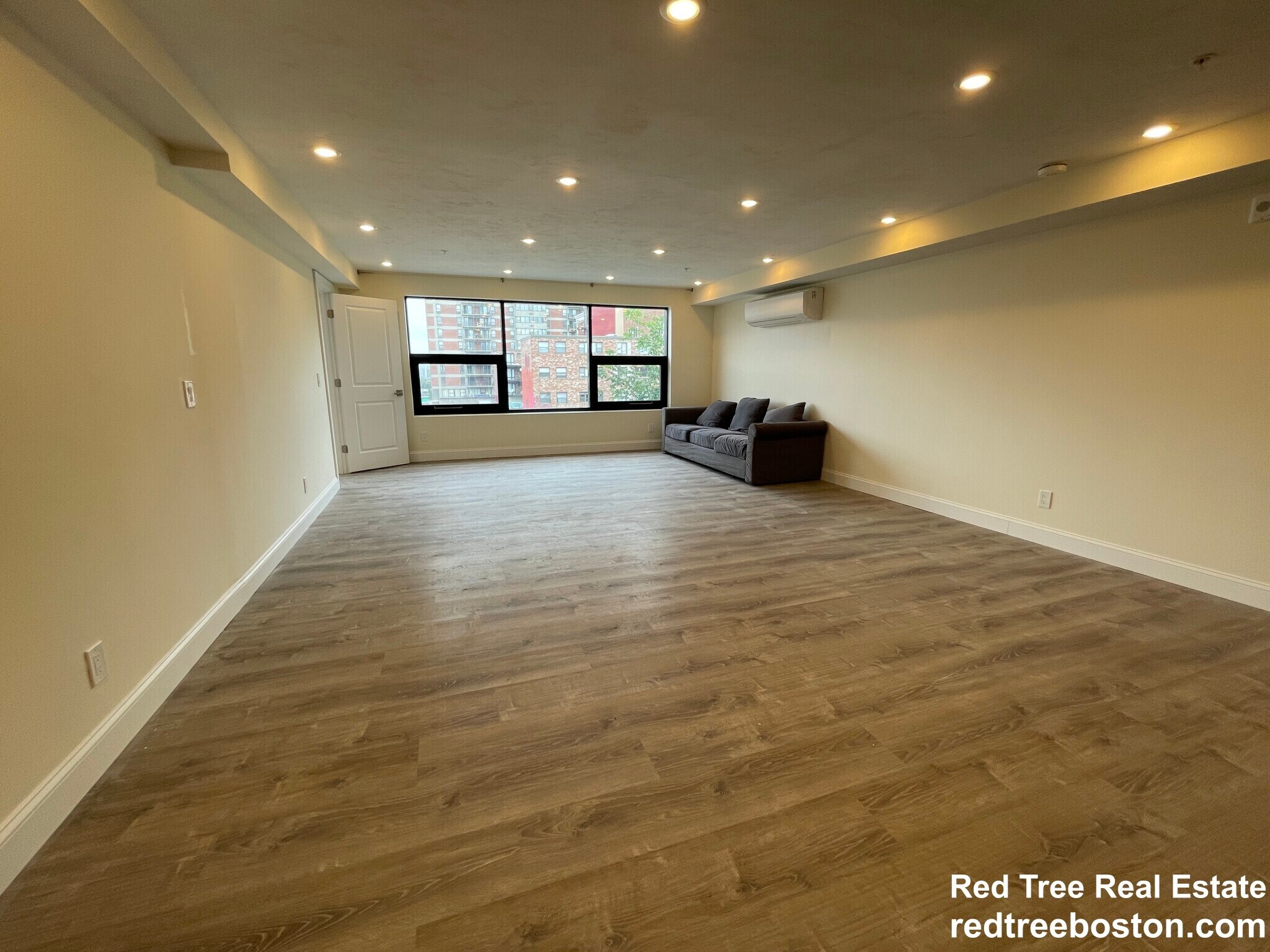 Building Photo - 1022 Commonwealth Ave