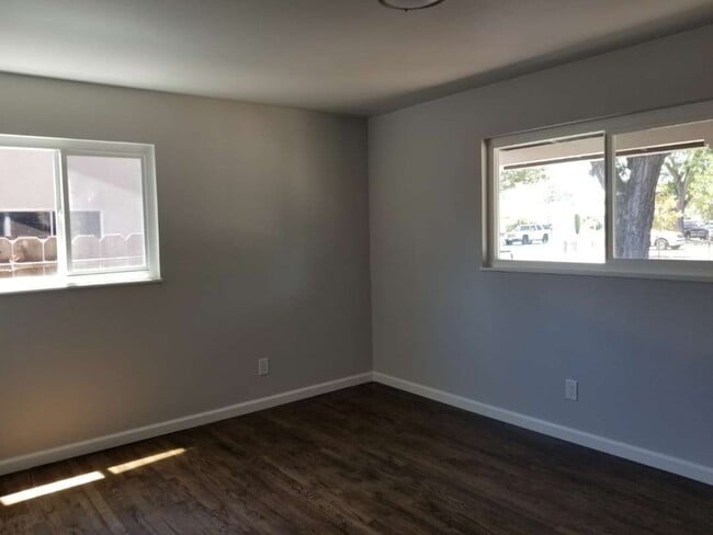 Building Photo - 2500 Dana Ln