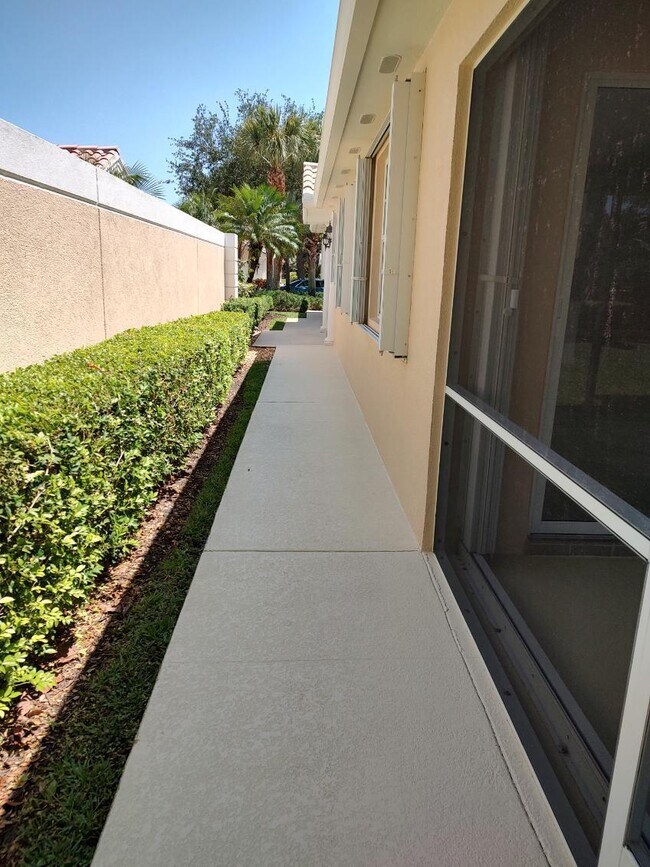 Building Photo - 8165 Quito Pl