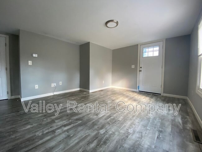 Building Photo - 66 Lyman St