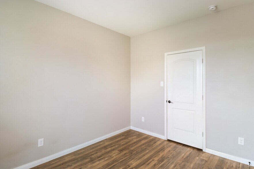 Building Photo - 2720 Silver Sage Dr