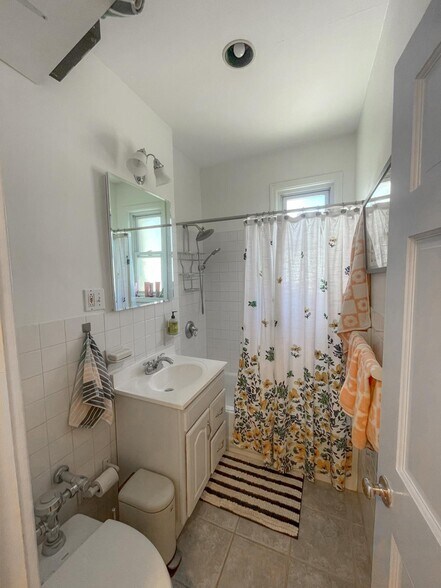 Bathroom - 22 Chiswick Rd