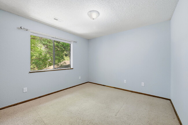 Building Photo - $2,595.95  - 3 Bed, 2 bath Condo with Lofted Bonus Space and In Unit Laundry!