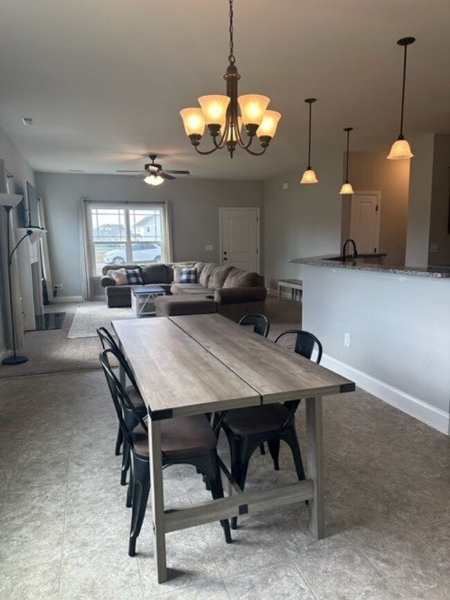 Building Photo - 3 Bed/2 Bath in Willow Pond - 15 minutes to SJAFB!