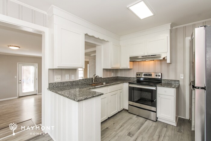 Building Photo - 911 Airport Blvd