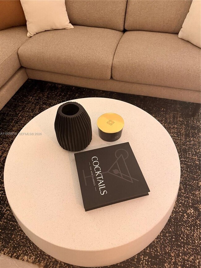 Building Photo - 121 NE 34th St