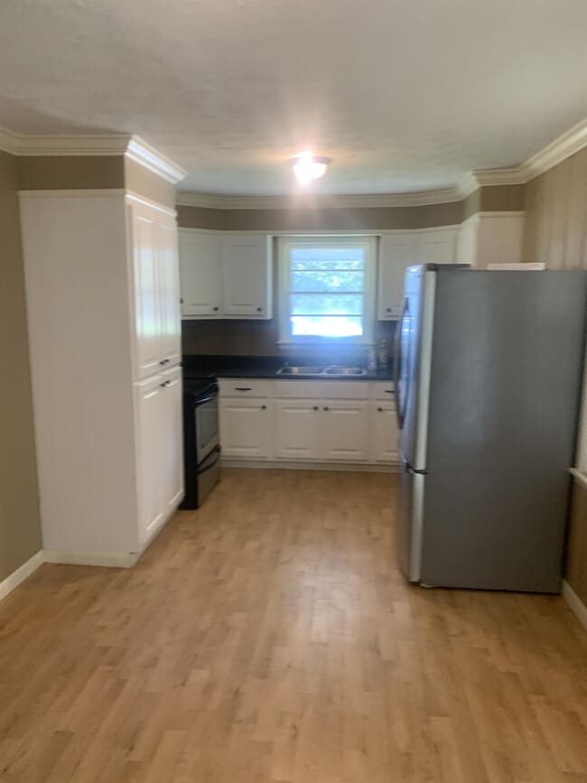 Building Photo - 203 Nanney Dr