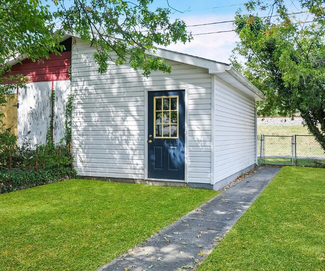 Building Photo - 139 Belview Ave