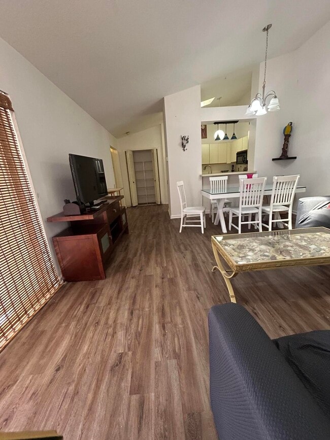 Building Photo - 1593 Hawthorne Pl