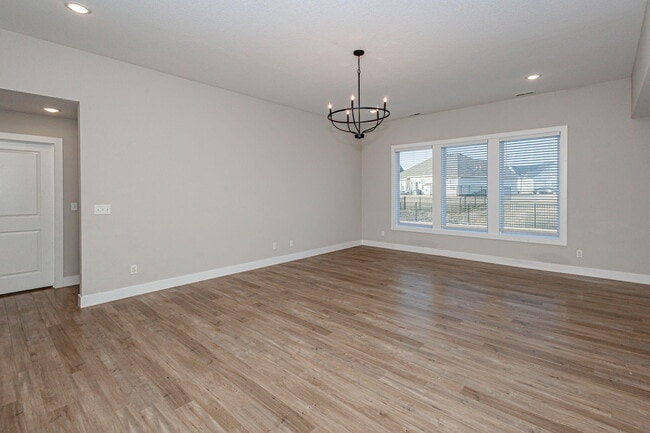 Building Photo - 4919 Kenora Dr