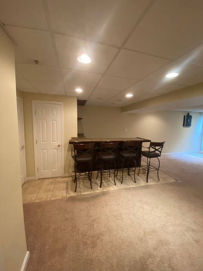 Building Photo - Charming 3 Bedroom/2 Full Bath/2 Half Bath Townhome in Constant Friendship, MD!