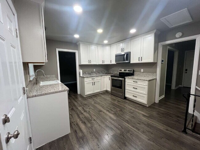 Building Photo - 6208 Cedar Point Dr NW