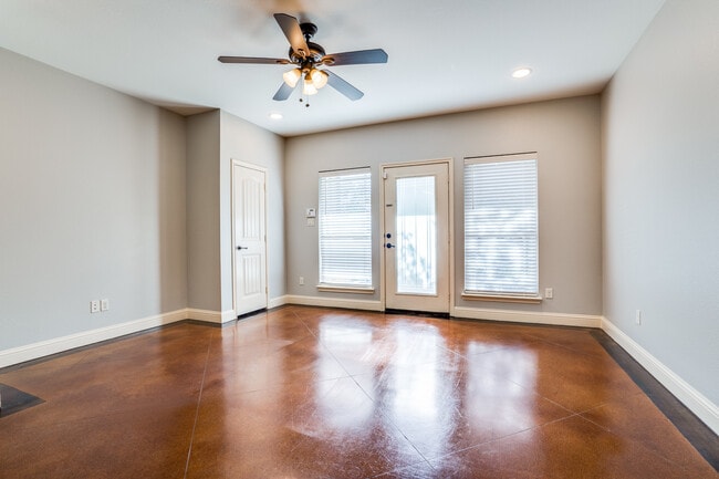 Building Photo - 2714 Merida Ave