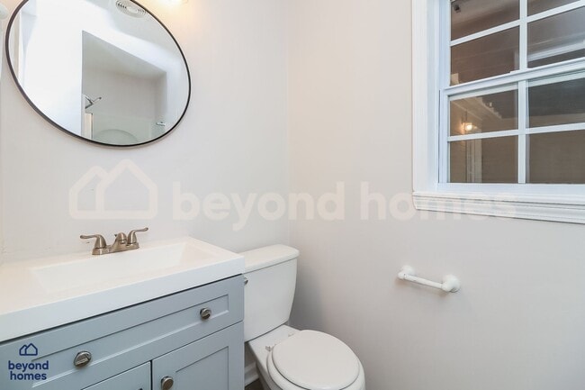 Building Photo - Gorgeous 4 bedroom / 3 full bath with 1,670 sq feet of space!