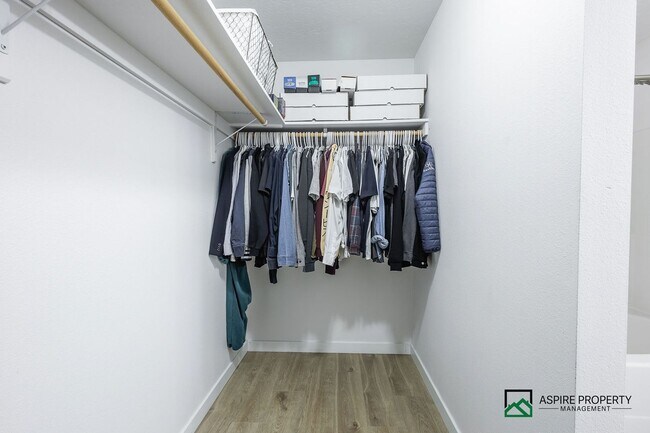 Building Photo - 3 Bed 2.5 Bath Home