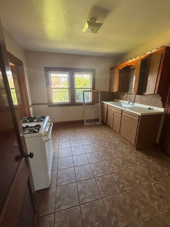 Building Photo - 4016 Biddulph Ave