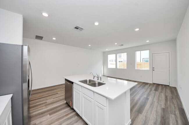 Building Photo - 1027 Moon Drop Ln