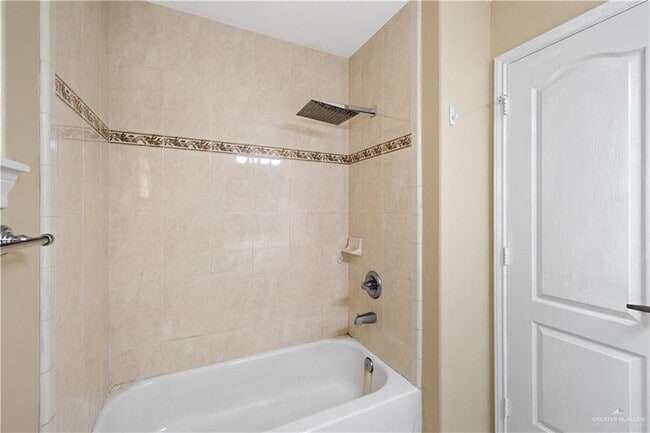 Building Photo - 38 Kiwi Ave